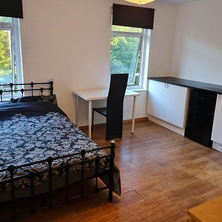 Luton, Lu3 Double Ensuite Room Luton  Zewnętrze zdjęcie